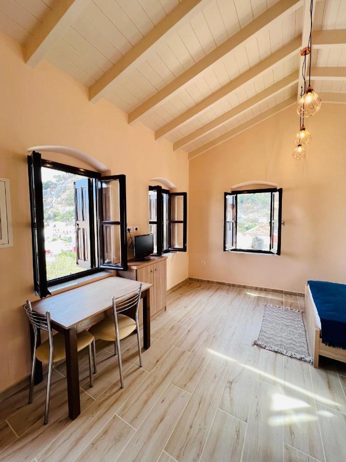 Pavlos House سيمي المظهر الخارجي الصورة